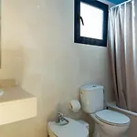 Modern House In פאמארה