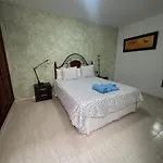 Modern House In * פאמארה