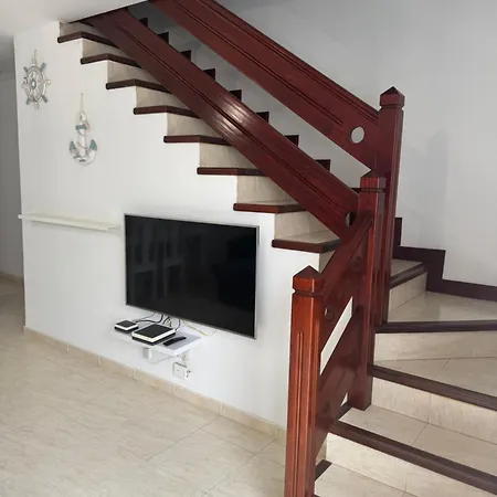 בית נופש Modern House In *